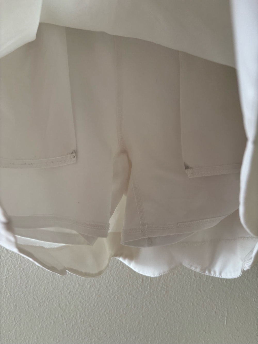 Vineyard Vines White Scallop Hem Women's Skort - Picture 4 of 8